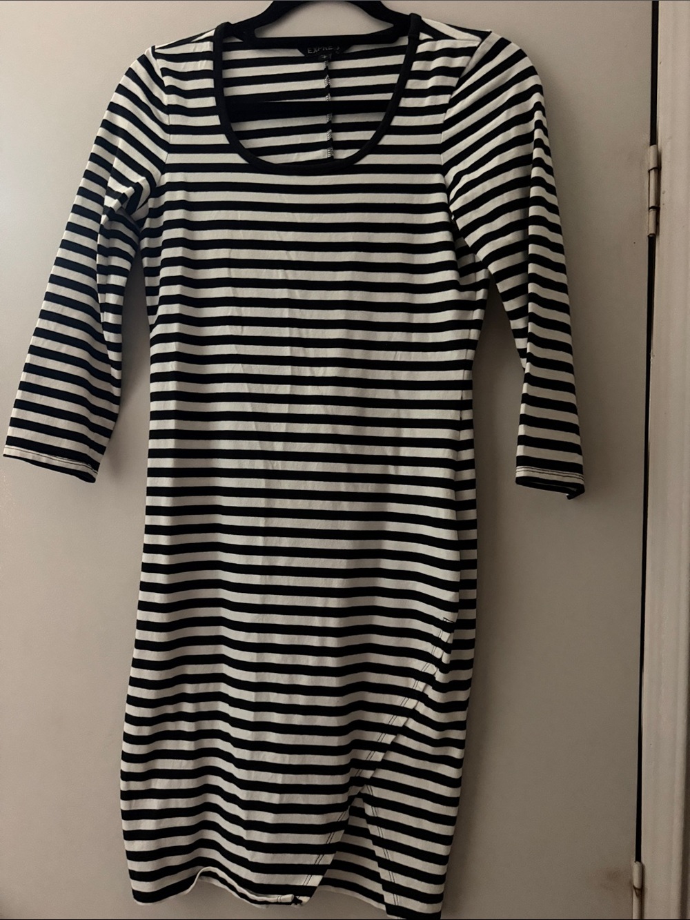 Express Black & White Striped Long Sleeve Scoop Dress